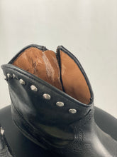Load image into Gallery viewer, Short Cowboy Boots Size 5.5
